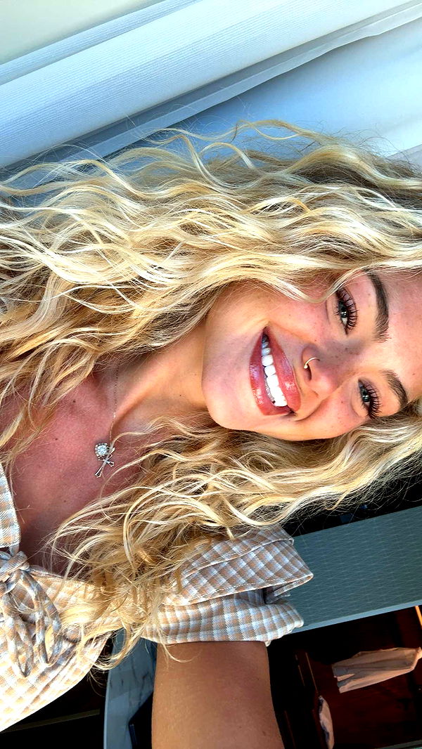 abigailwhhitee image ~ Altpins