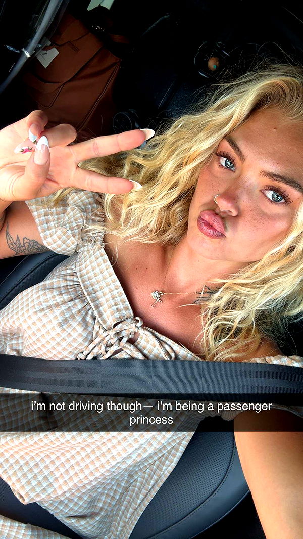 abigailwhhitee image ~ Altpins