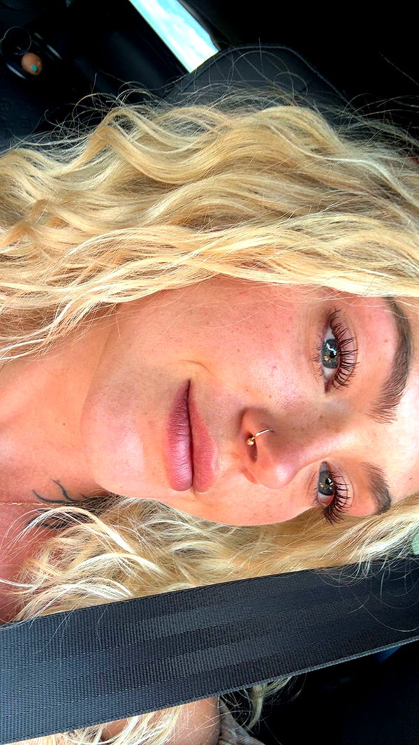 abigailwhhitee image ~ Altpins