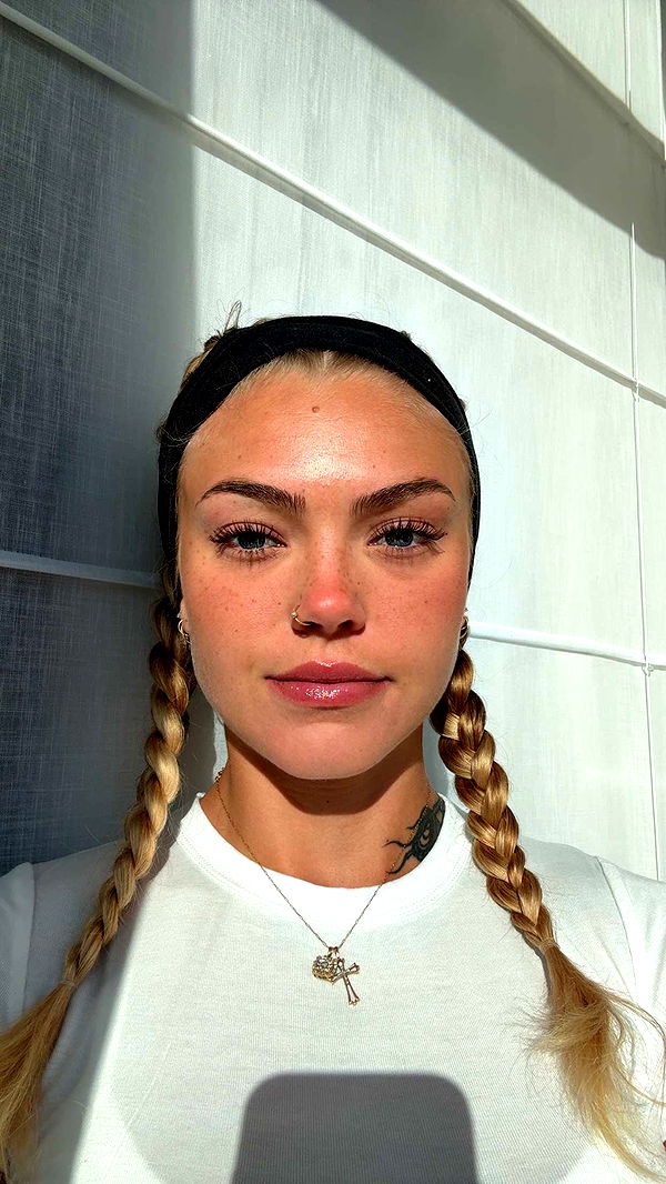 abigailwhhitee image ~ Altpins