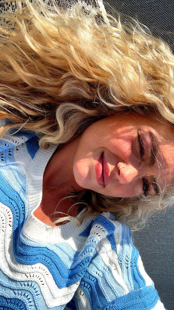 abigailwhhitee image ~ Altpins