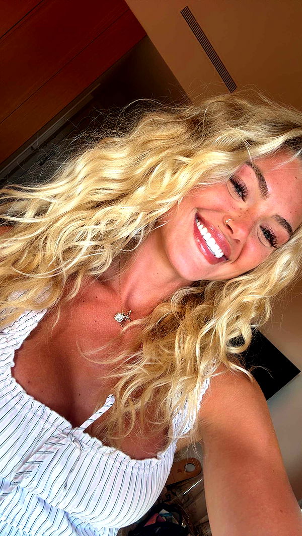 abigailwhhitee image ~ Altpins