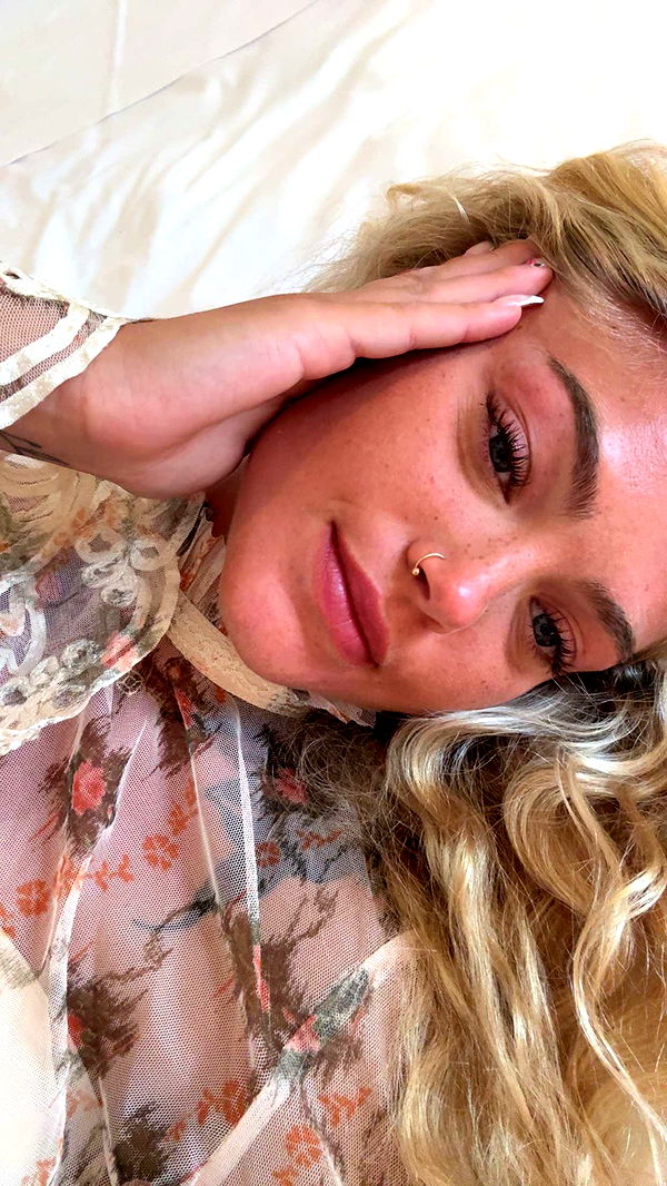 abigailwhhitee image ~ Altpins