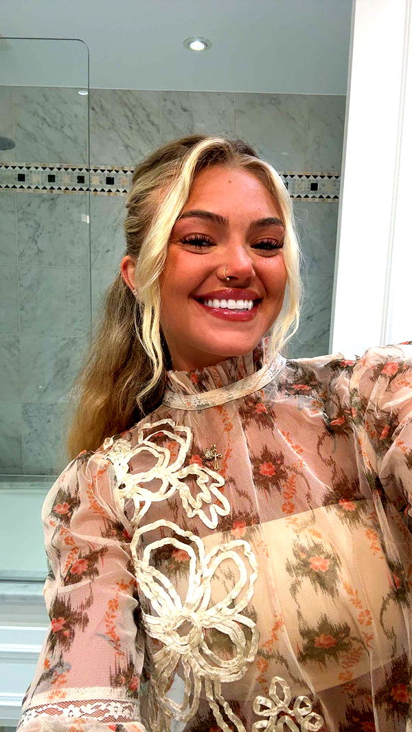 abigailwhhitee image ~ Altpins