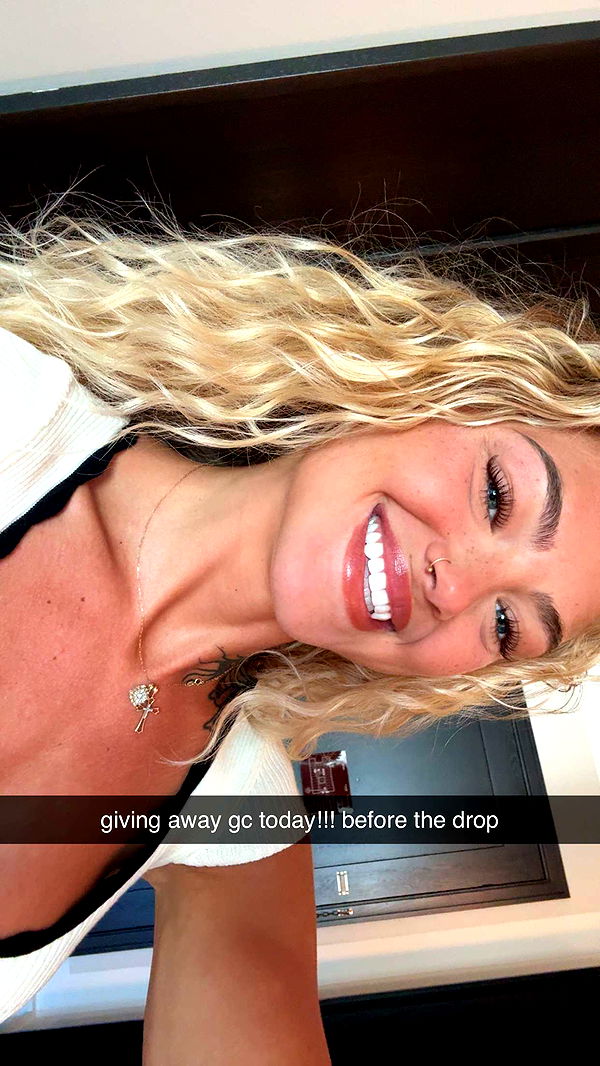 abigailwhhitee image ~ Altpins