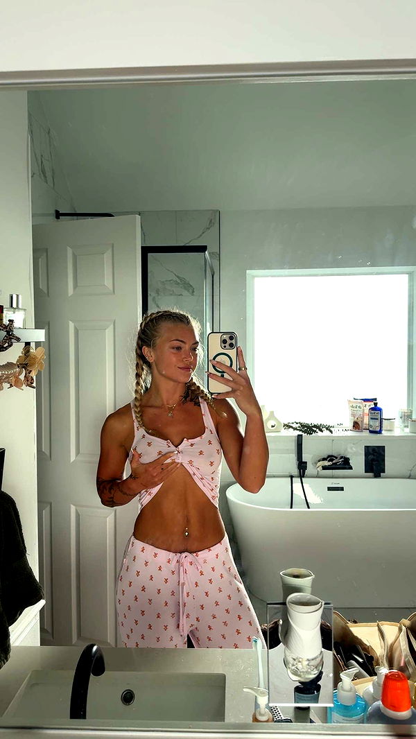 abigailwhhitee image ~ Altpins