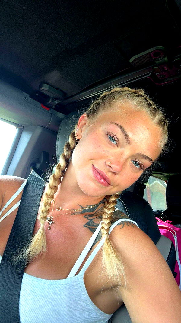 abigailwhhitee image ~ Altpins