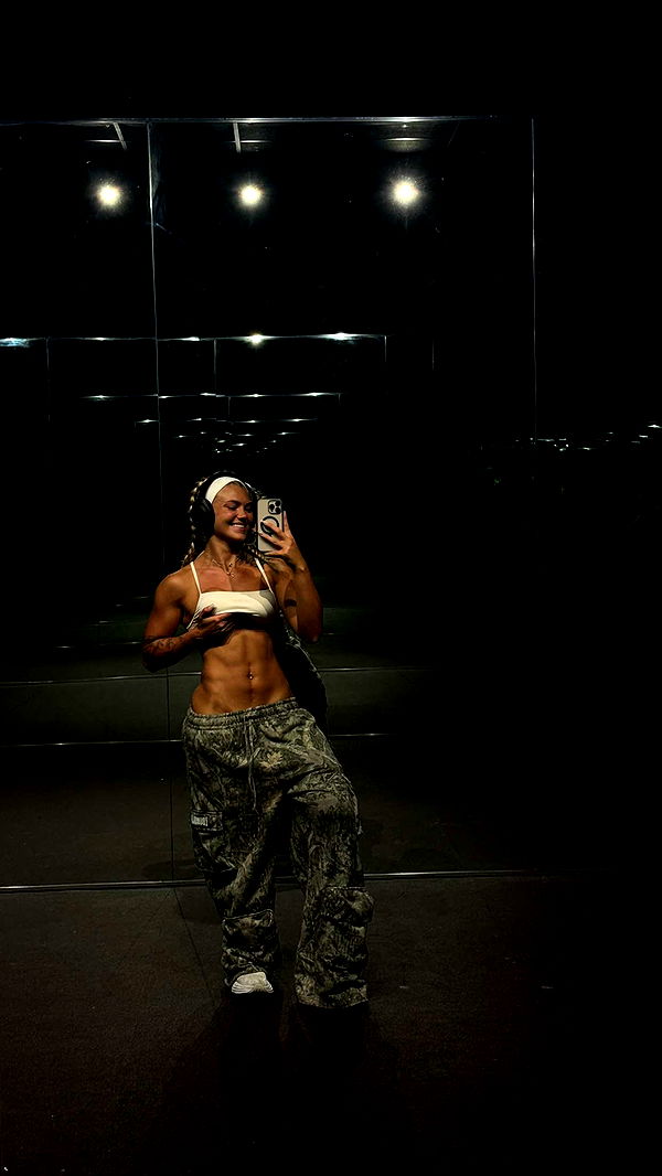 abigailwhhitee image ~ Altpins