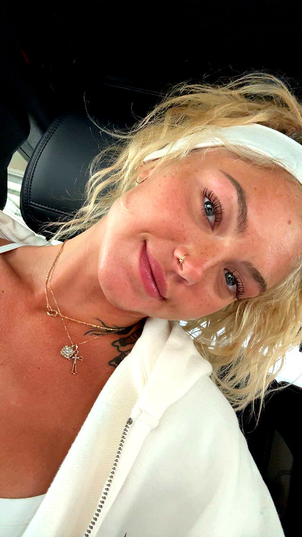 abigailwhhitee image ~ Altpins