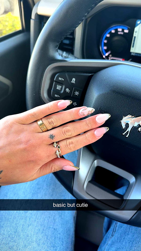 abigailwhhitee image ~ Altpins