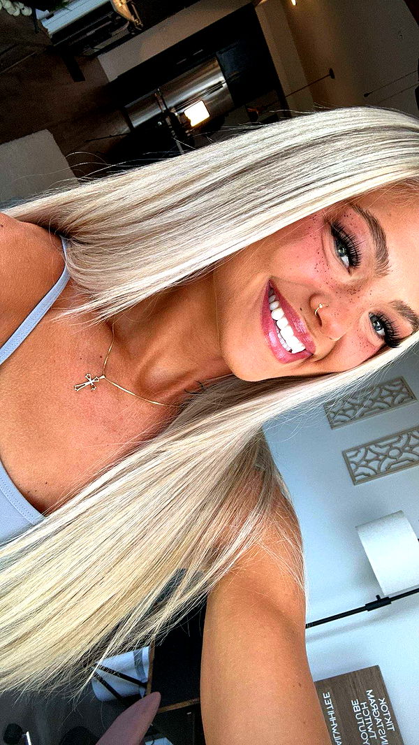 abigailwhhitee image ~ Altpins