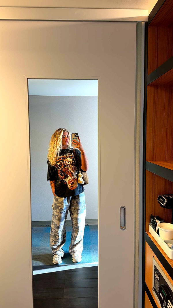 abigailwhhitee image ~ Altpins