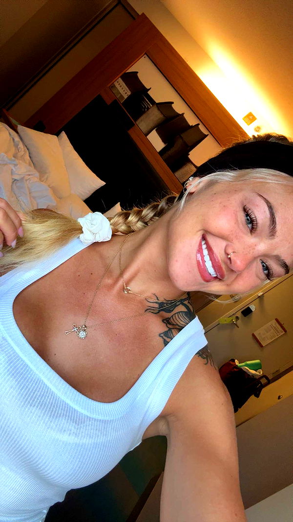 abigailwhhitee image ~ Altpins