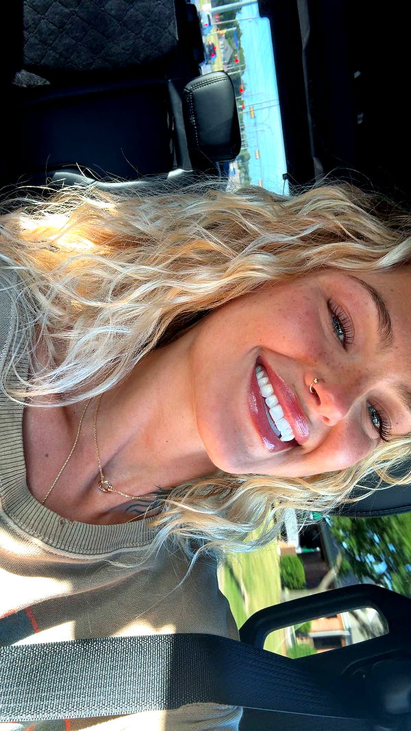 abigailwhhitee image ~ Altpins