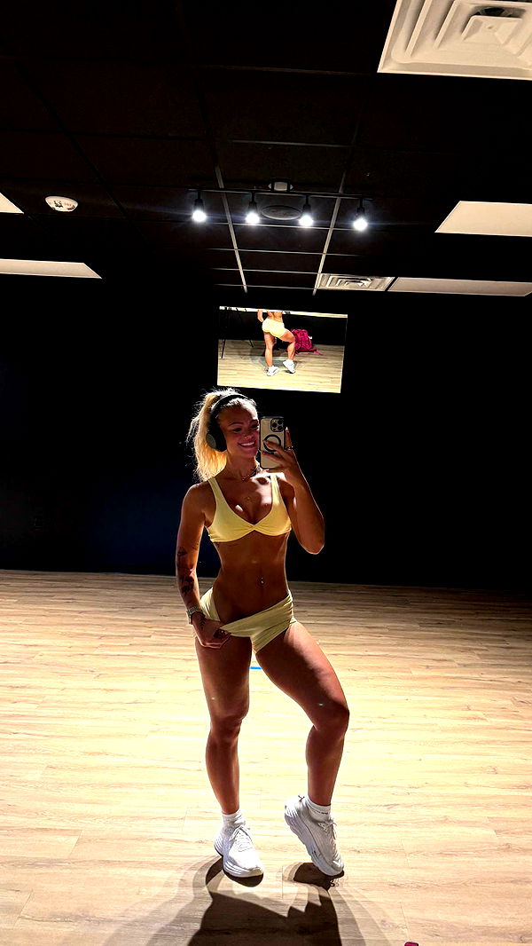 abigailwhhitee image ~ Altpins