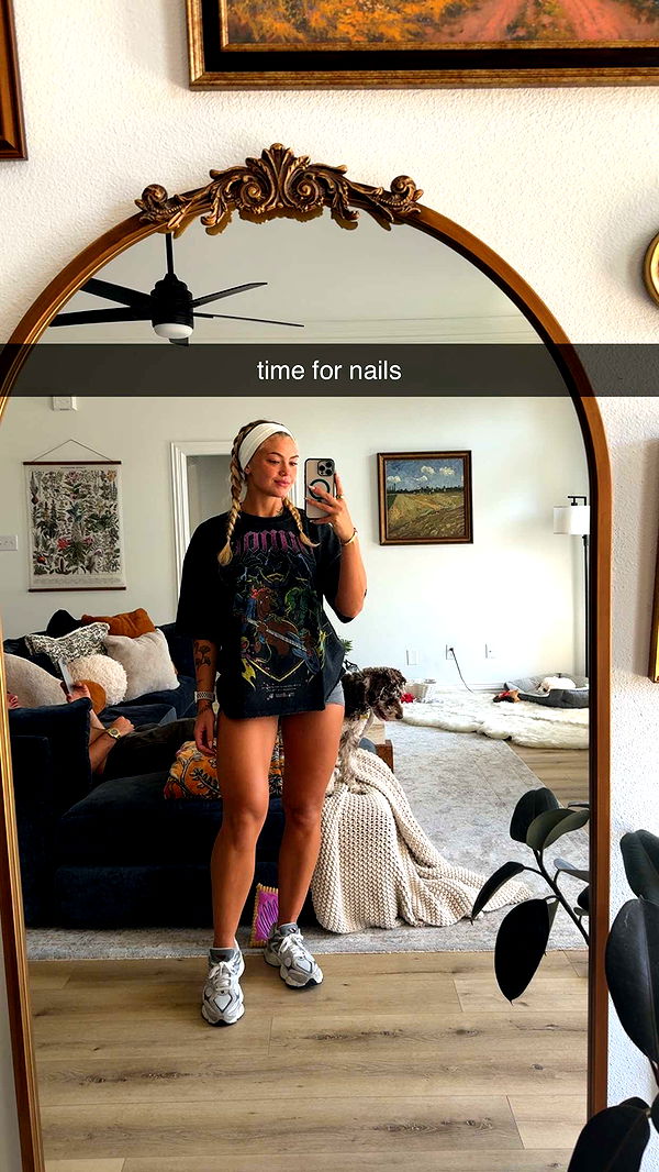 abigailwhhitee image ~ Altpins