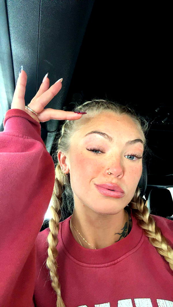 abigailwhhitee image ~ Altpins