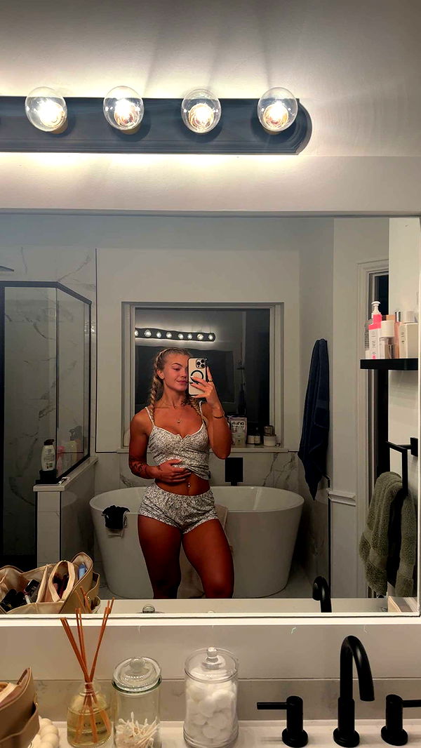 abigailwhhitee image ~ Altpins