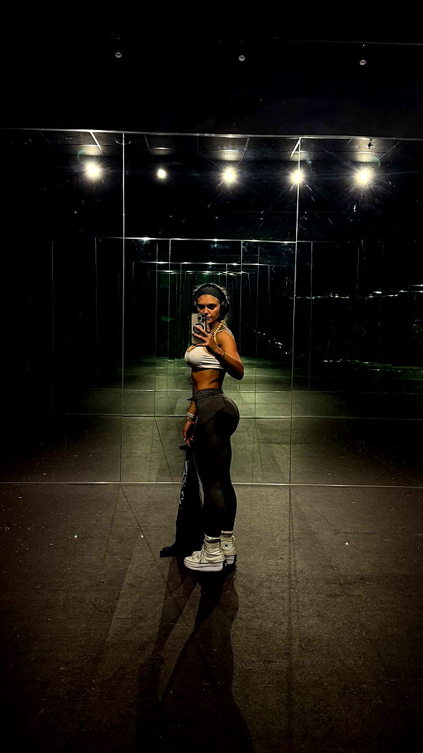 abigailwhhitee image ~ Altpins