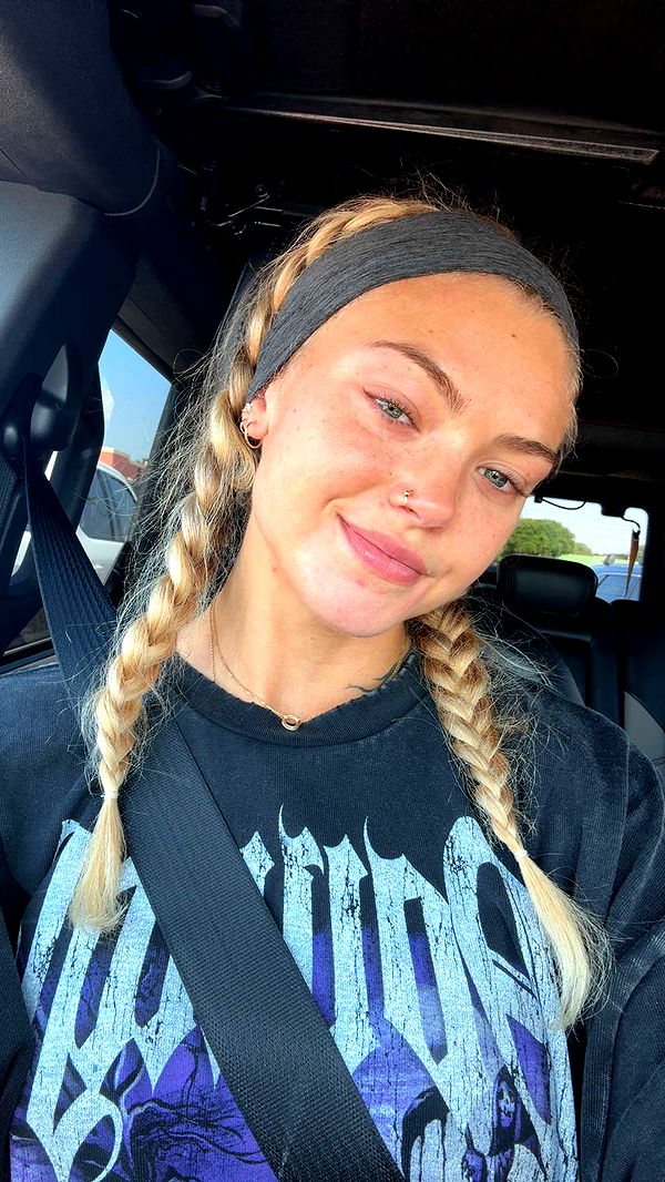 abigailwhhitee image ~ Altpins