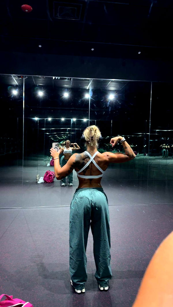 abigailwhhitee image ~ Altpins