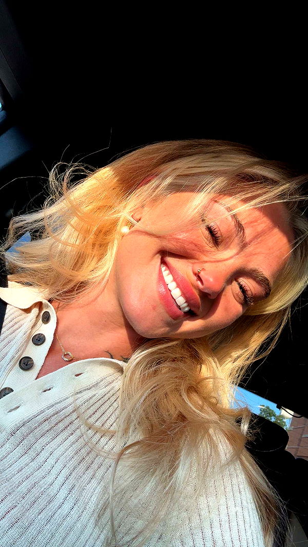 abigailwhhitee image ~ Altpins