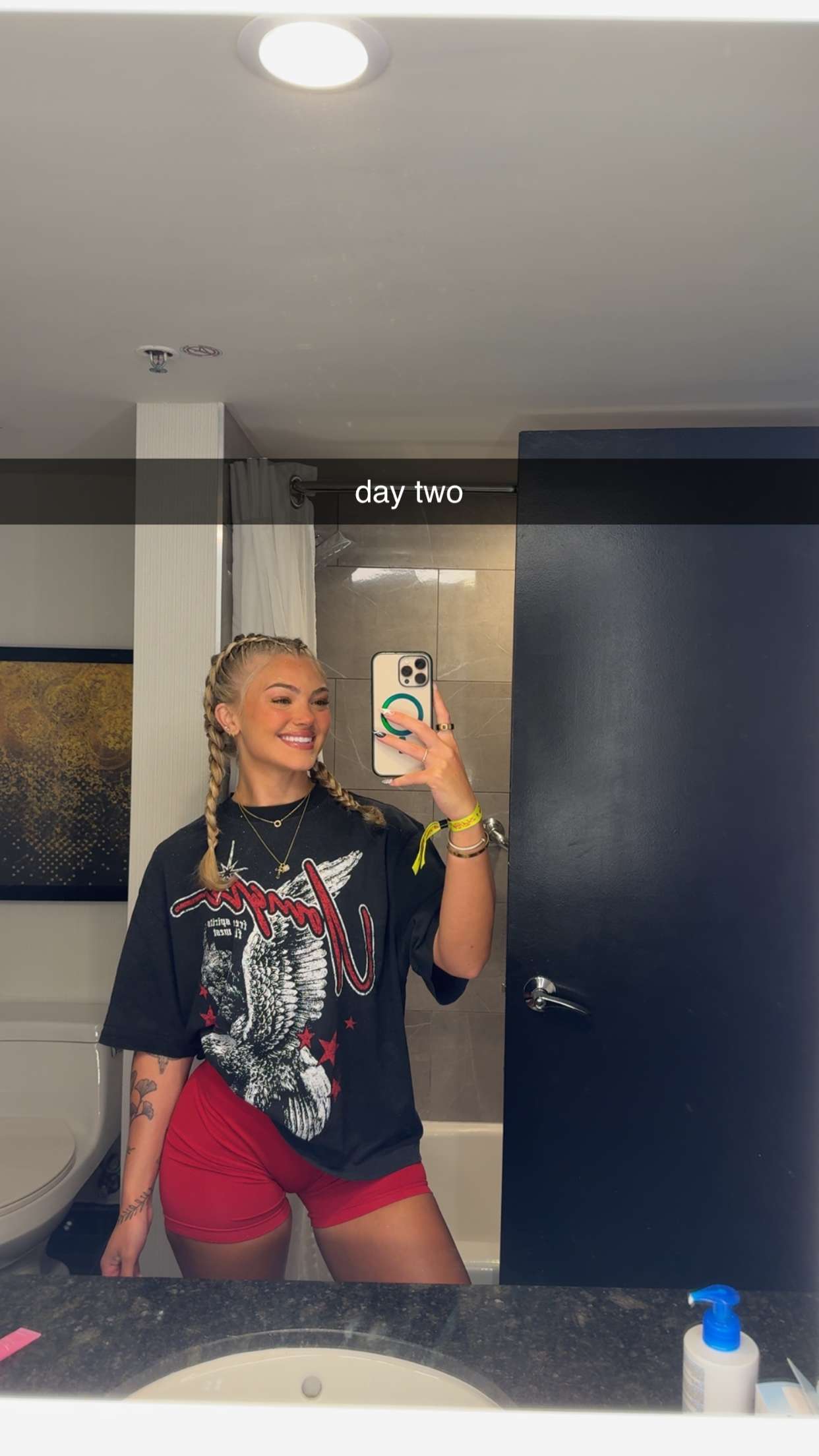 abigailwhhitee snapchat image archive image