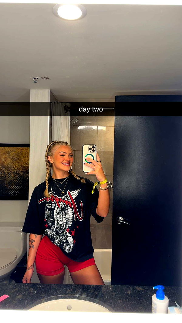 abigailwhhitee image ~ Altpins