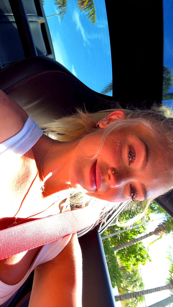 abigailwhhitee image ~ Altpins