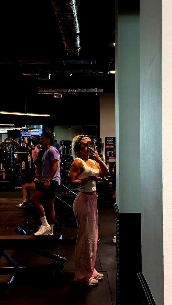 abigailwhhitee image ~ Altpins