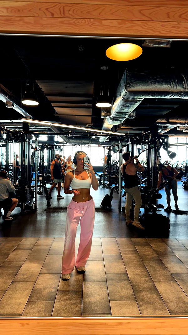 abigailwhhitee image ~ Altpins