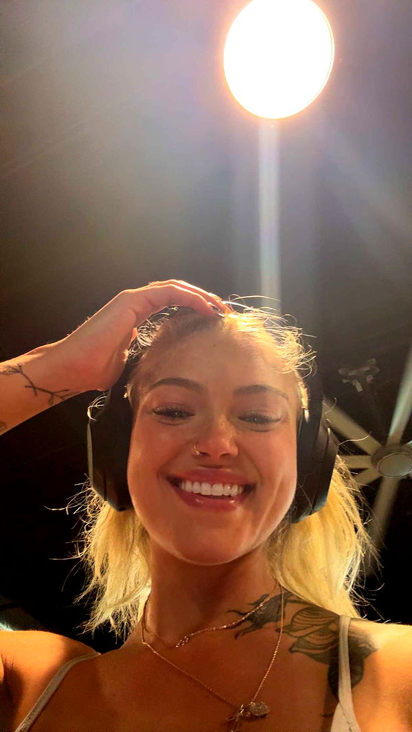 abigailwhhitee image ~ Altpins