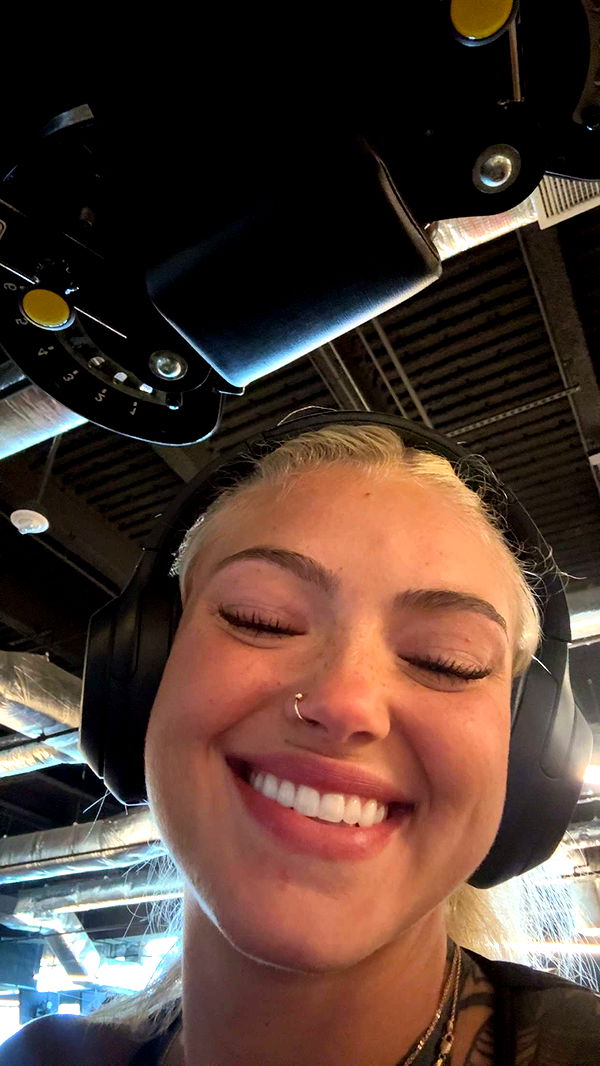 abigailwhhitee image ~ Altpins