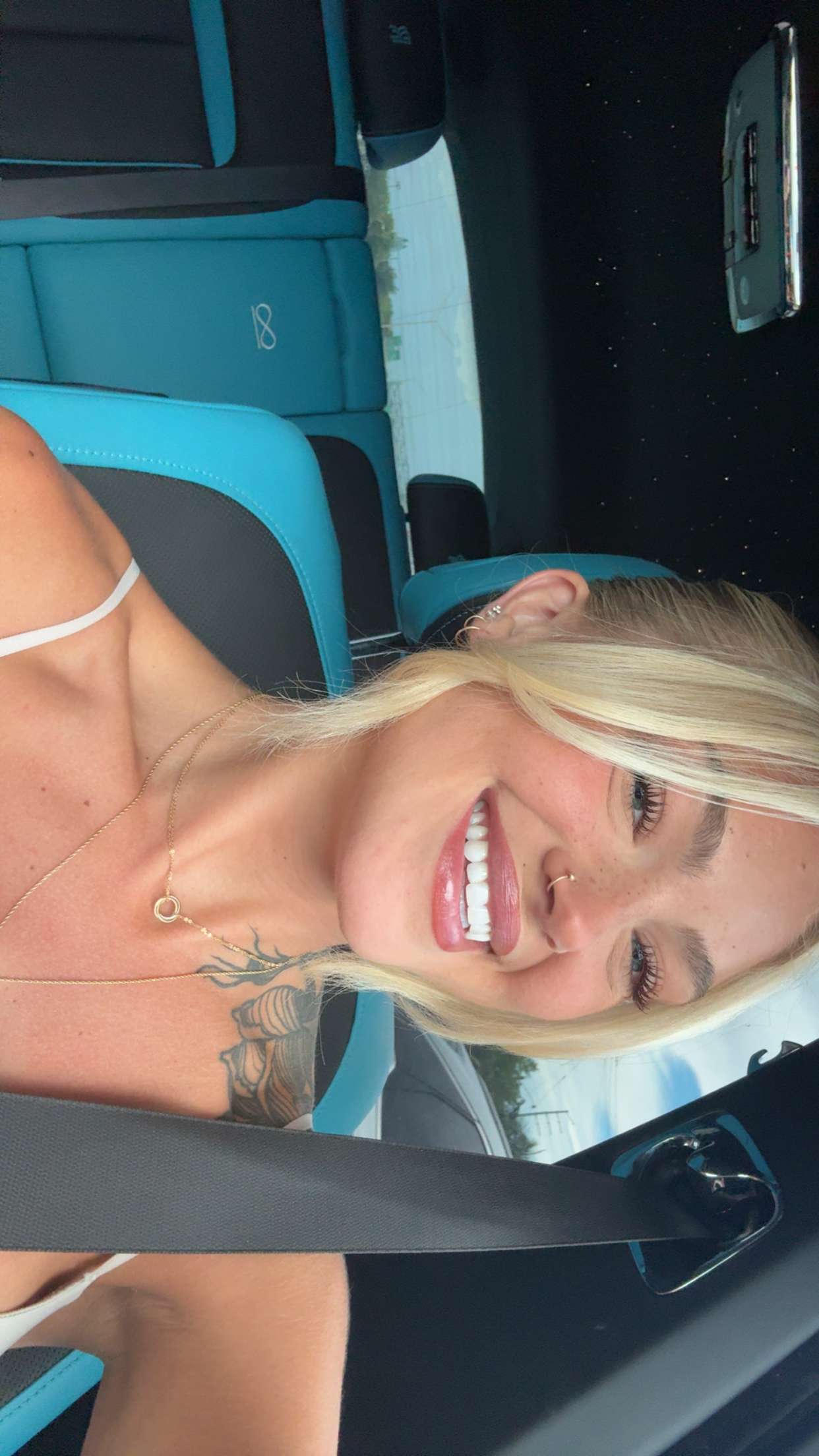 abigailwhhitee snapchat image archive image