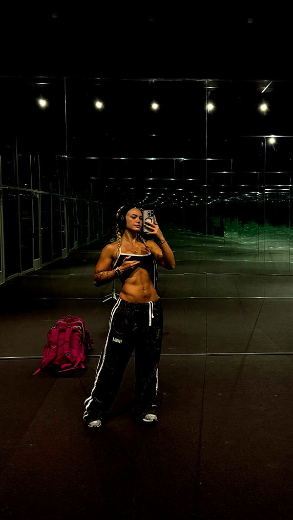 abigailwhhitee image ~ Altpins