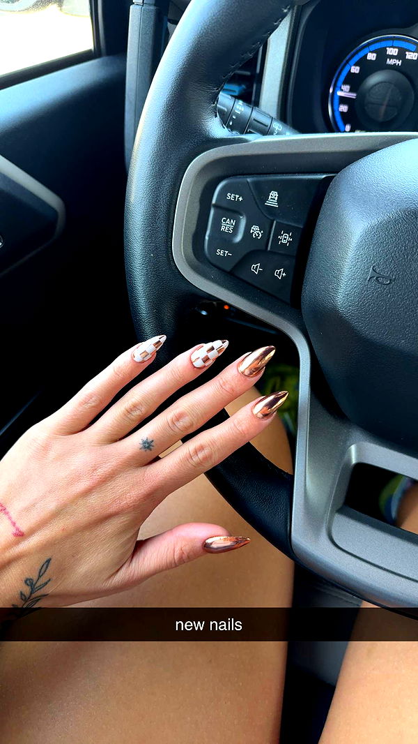 abigailwhhitee image ~ Altpins