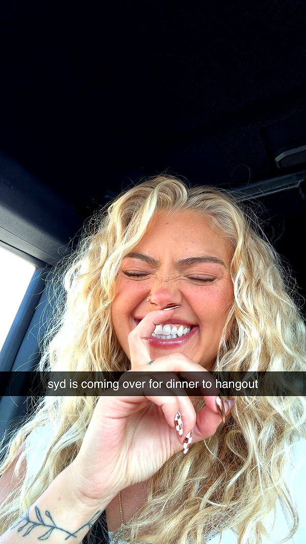 abigailwhhitee image ~ Altpins