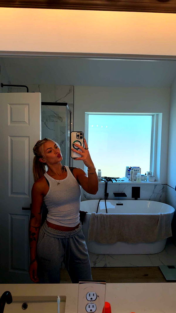 abigailwhhitee image ~ Altpins