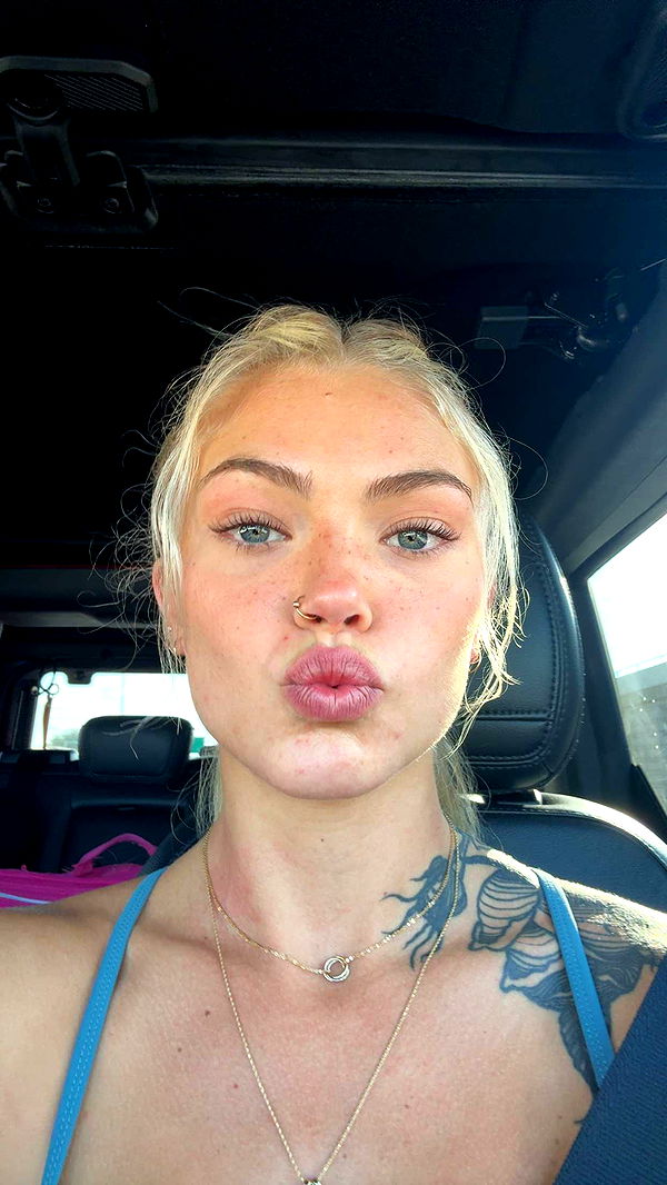 abigailwhhitee image ~ Altpins