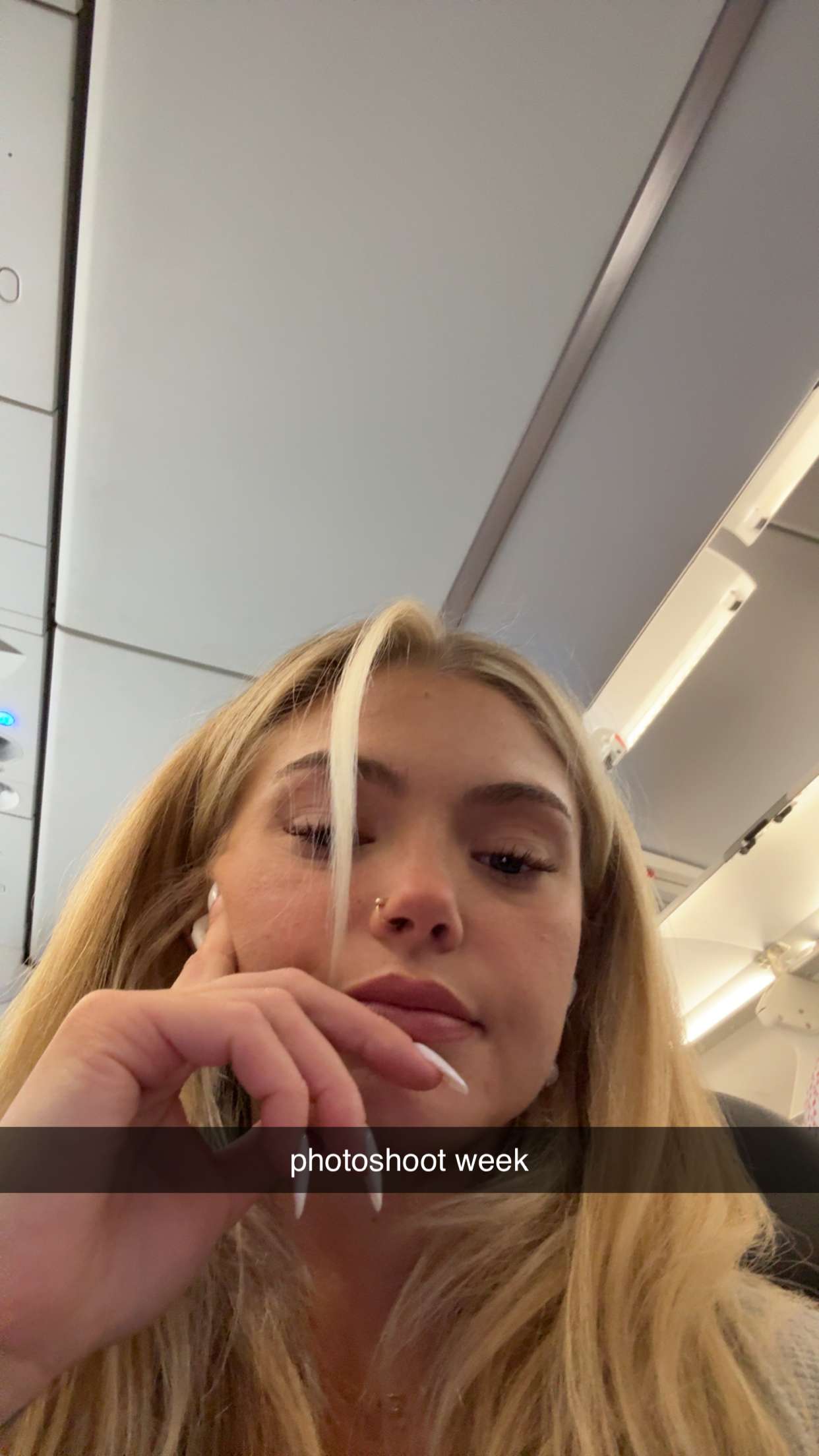 abigailwhhitee snapchat image archive image