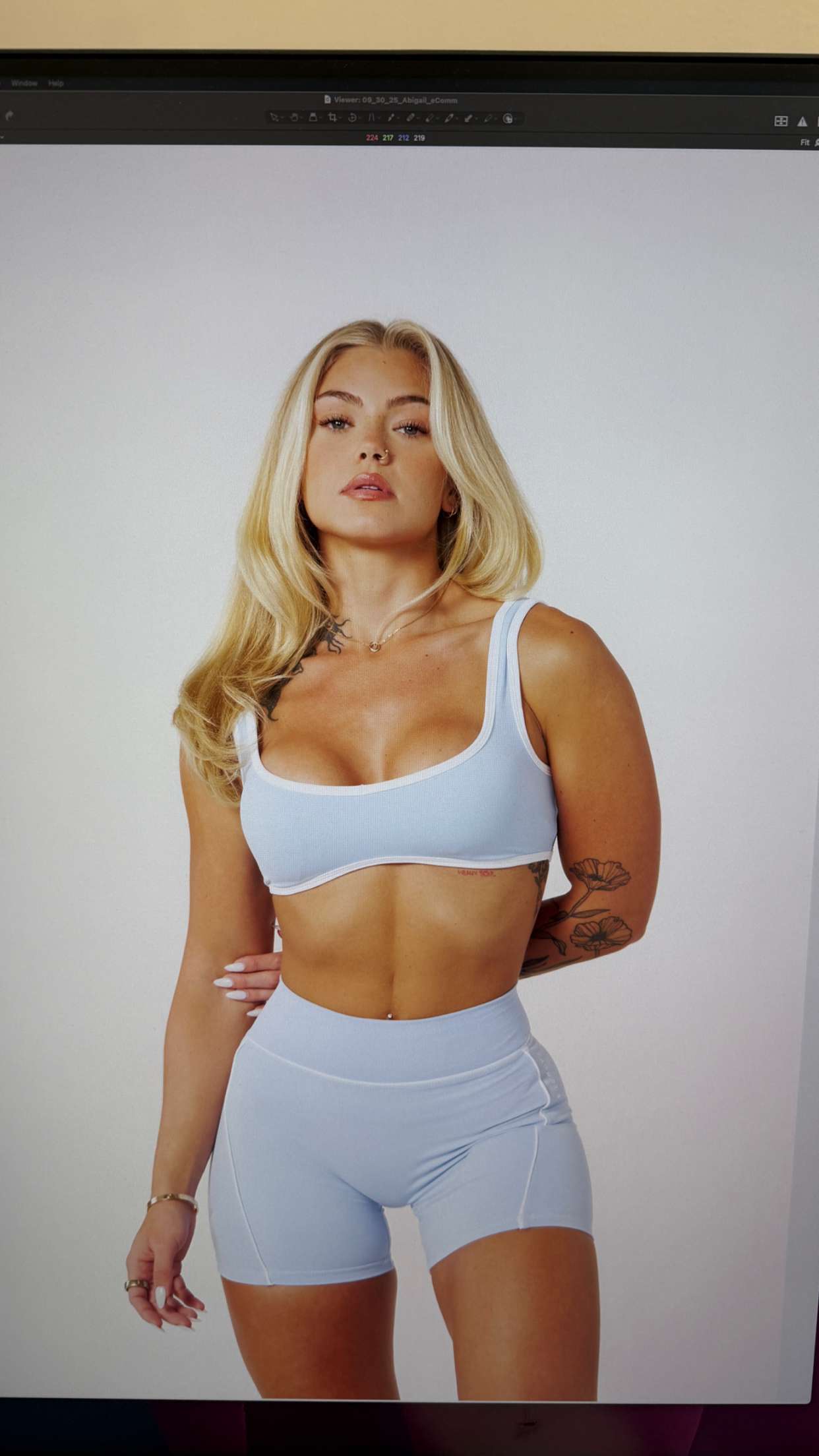 abigailwhhitee snapchat image archive image