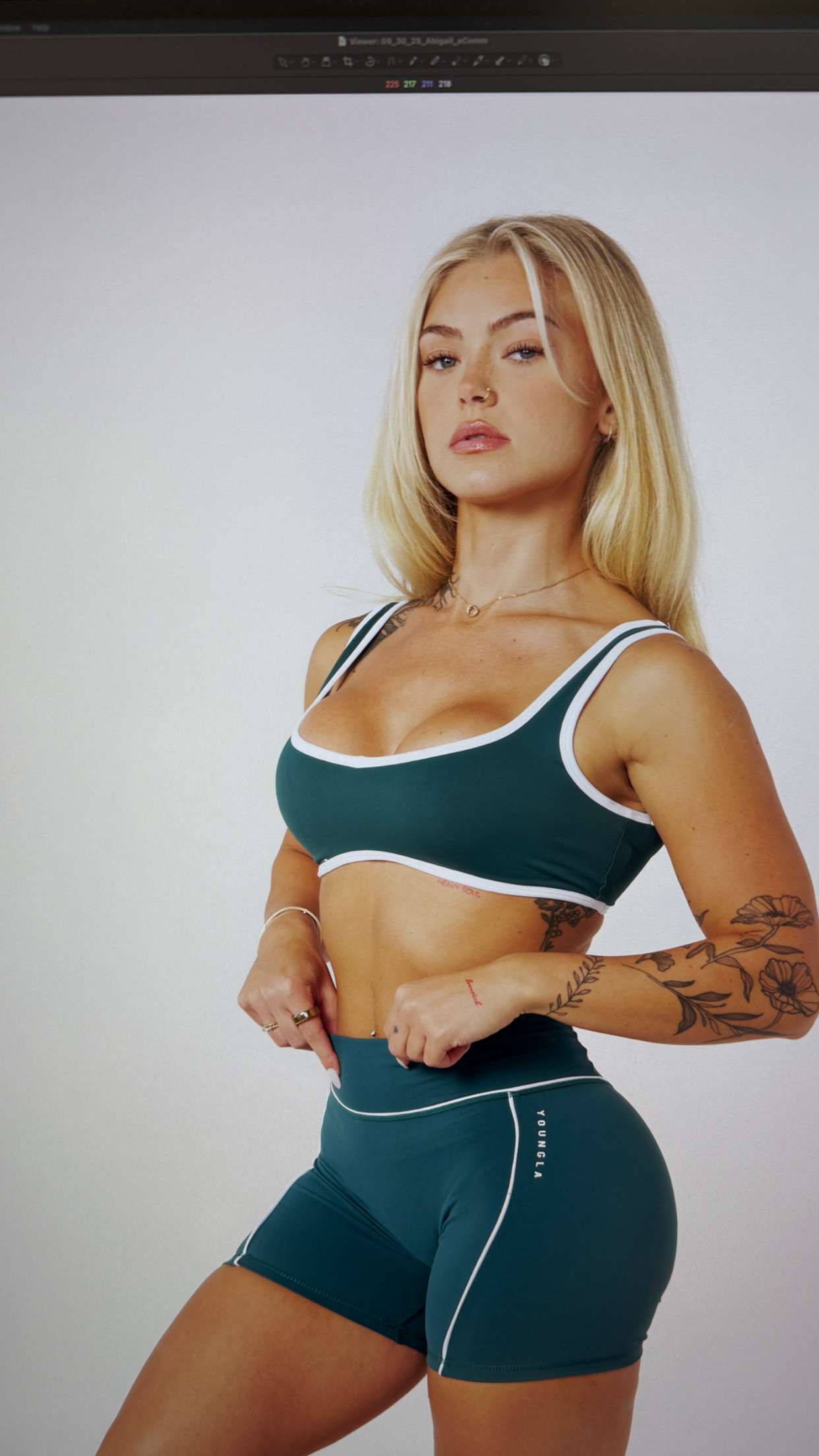 abigailwhhitee snapchat image archive image