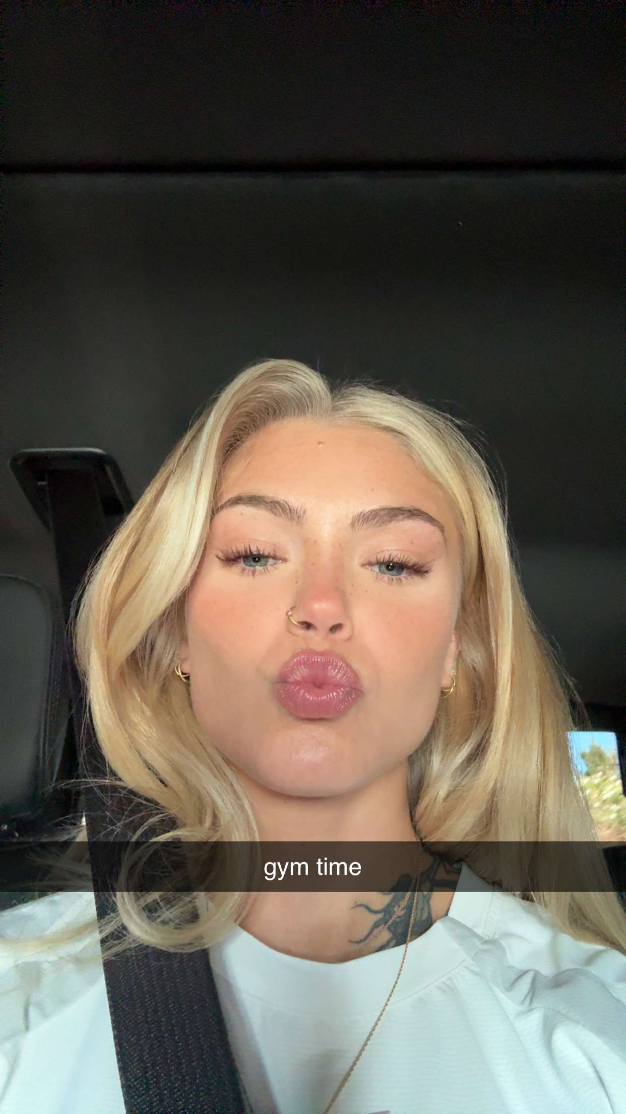 abigailwhhitee snapchat image archive image