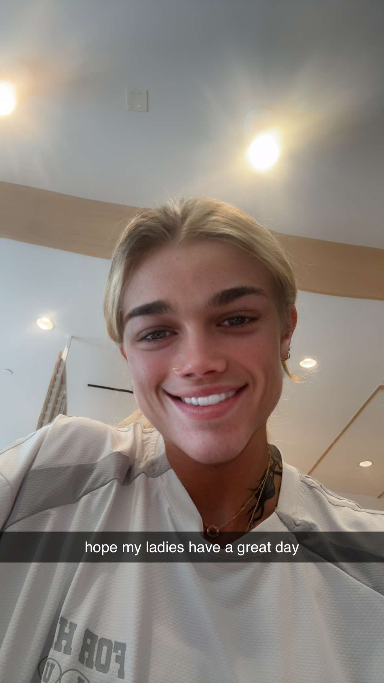 abigailwhhitee snapchat image archive image