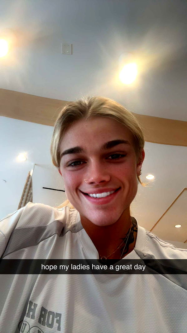 abigailwhhitee image ~ Altpins