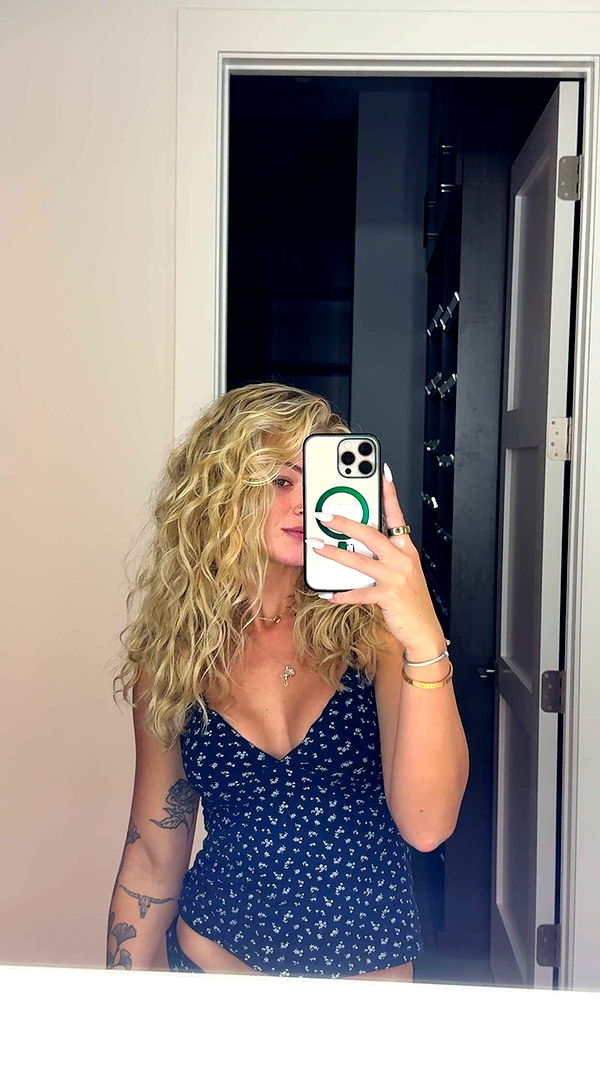 abigailwhhitee image ~ Altpins