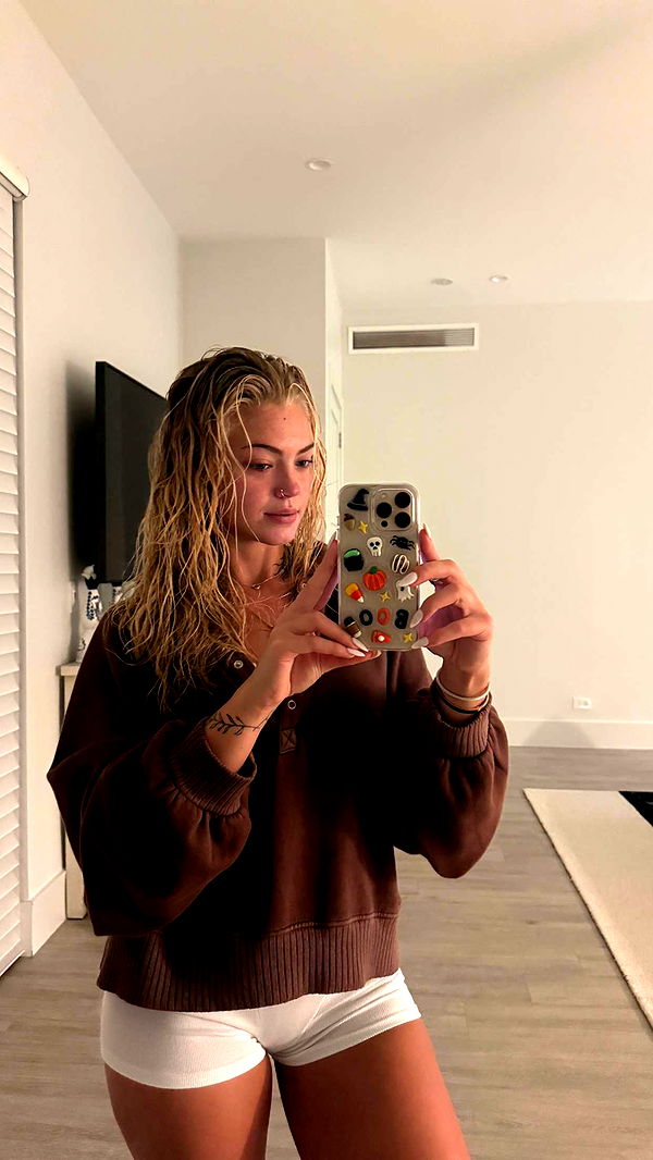 abigailwhhitee image ~ Altpins