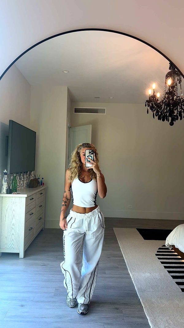 abigailwhhitee image ~ Altpins