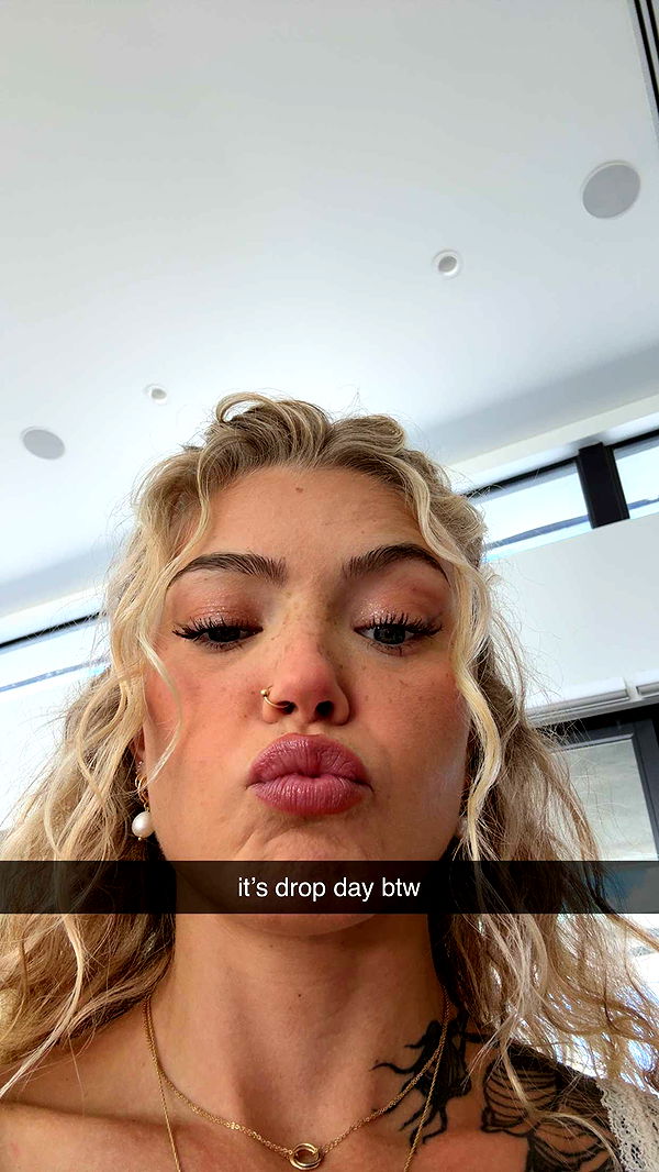 abigailwhhitee image ~ Altpins