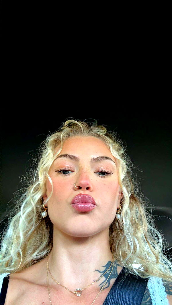 abigailwhhitee image ~ Altpins